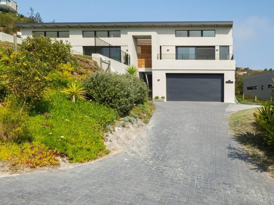 4 Bedroom Property for Sale in Simola Western Cape